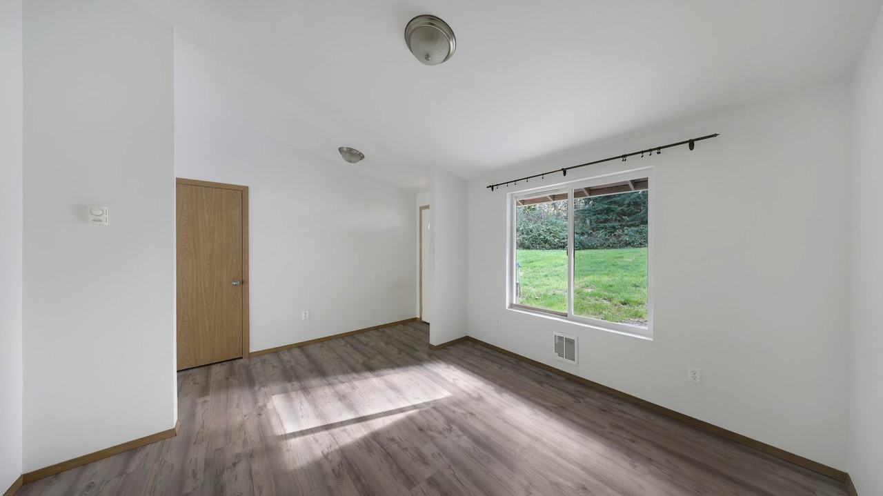 1035 Bunch Lane - Photo 7 of 17