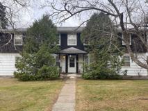 922 Broadway St - Photo 1 of 1