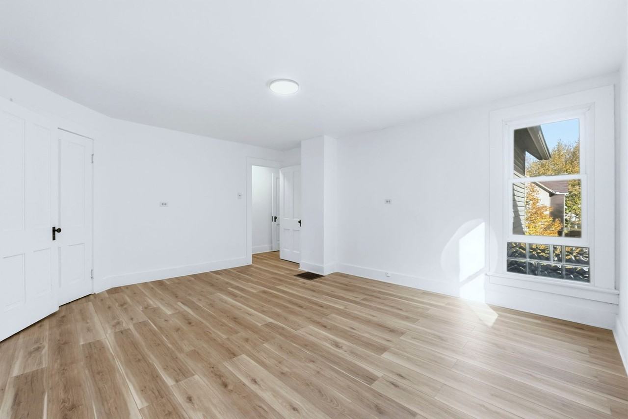446 E Suttenfield St - Photo 2 of 31