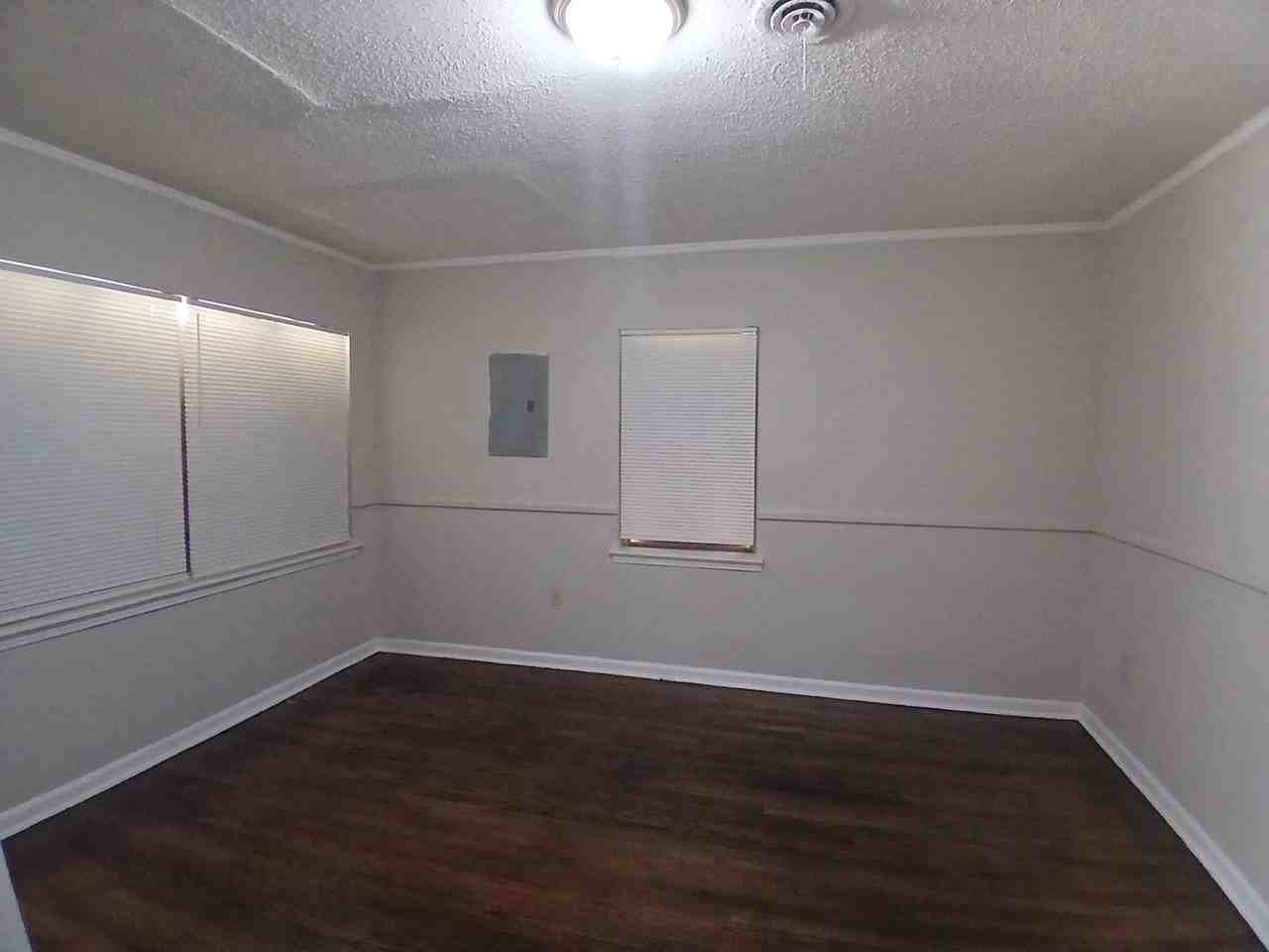 1919 Farrington St - Photo 2 of 8