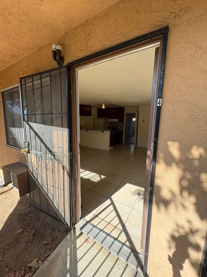 3404 Helix St - Photo 2 of 14
