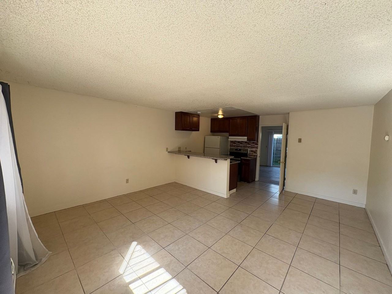 3404 Helix St - Photo 3 of 14