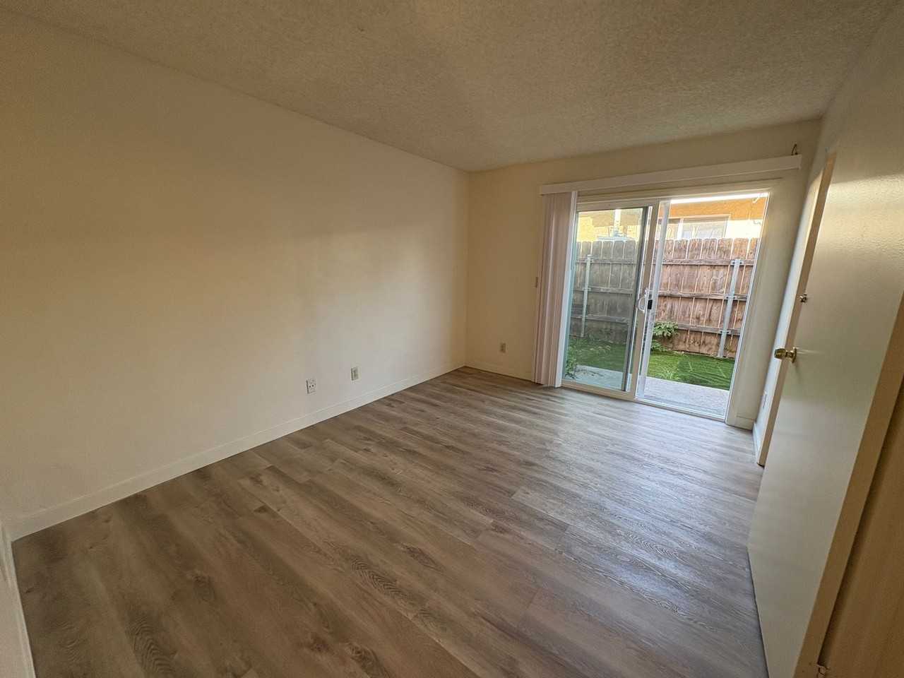 3404 Helix St - Photo 6 of 14