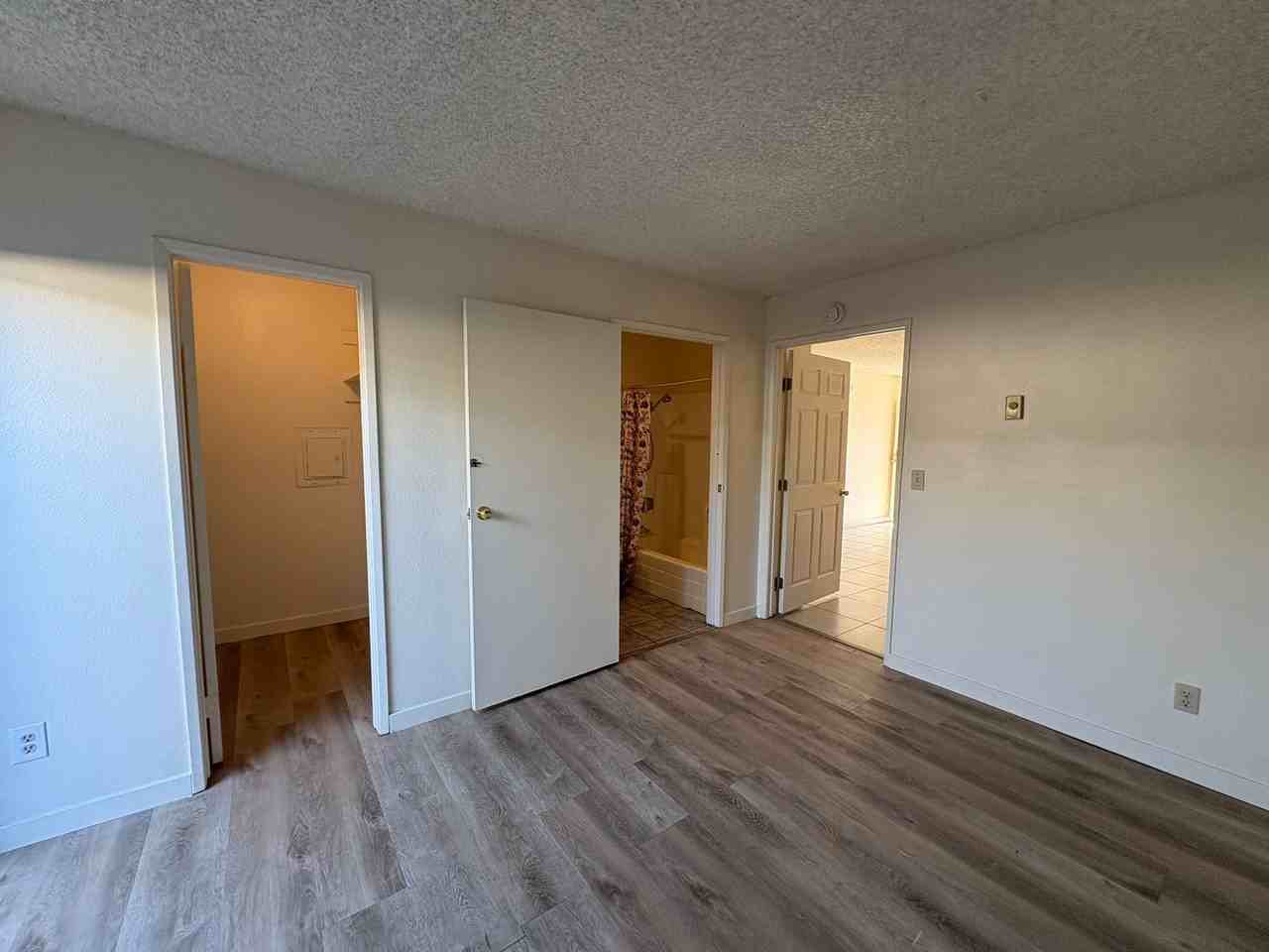 3404 Helix St - Photo 7 of 14