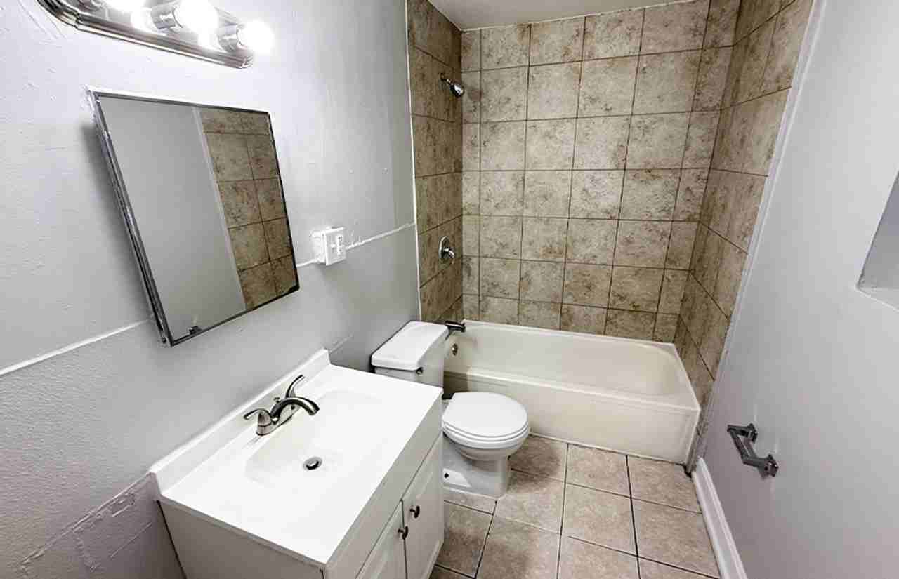 2825 Glendora Ave - Photo 3 of 10