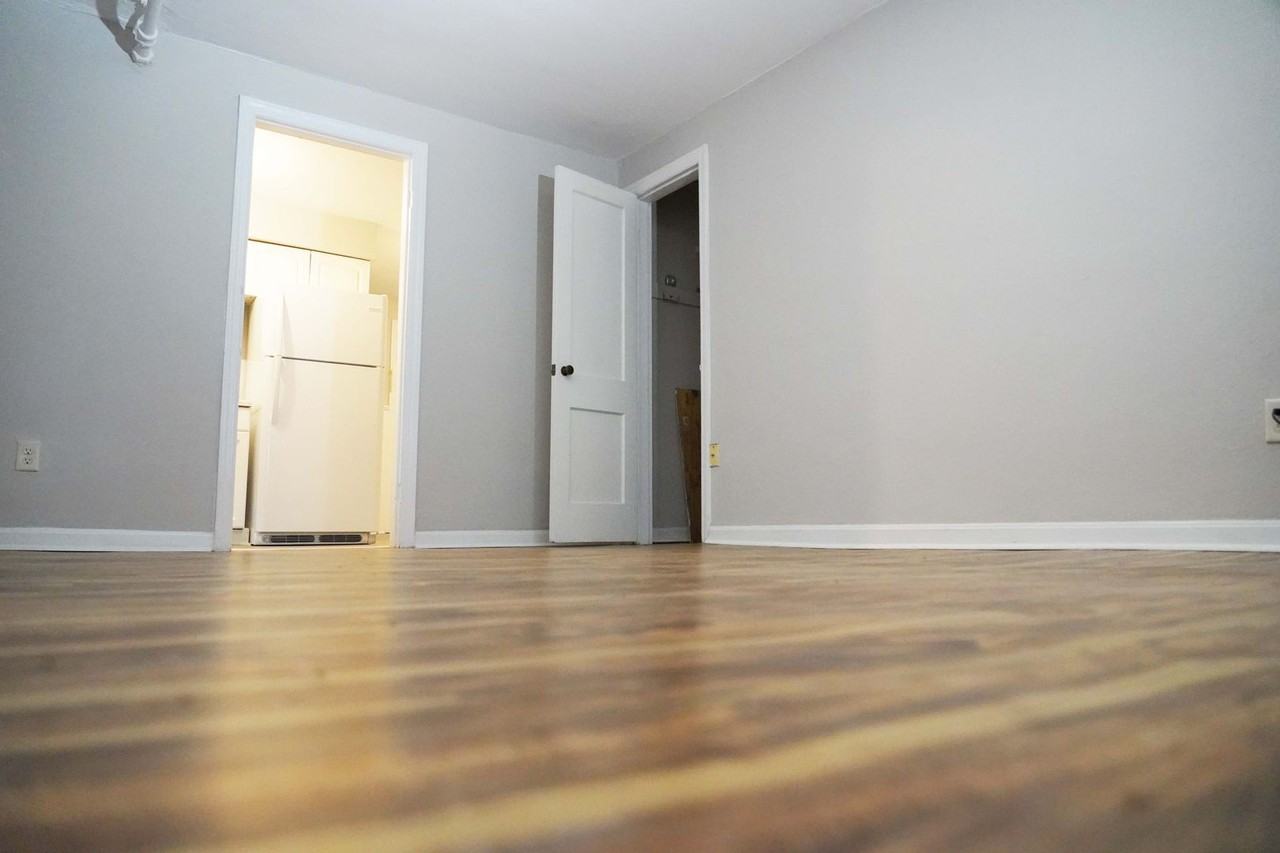 Clifton 3025 - Photo 2 of 21