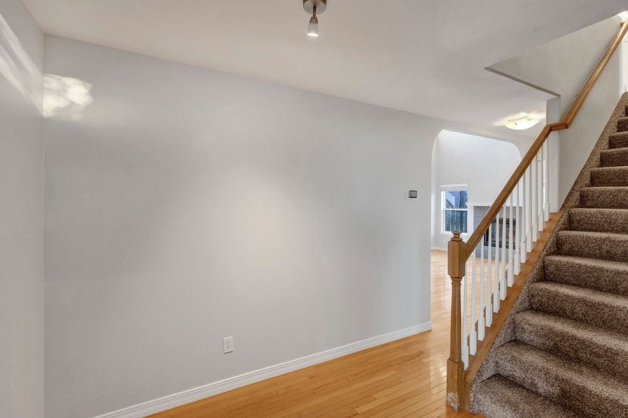 450 Millstream Ter - Photo 7 of 24