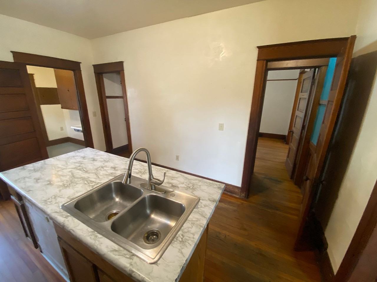 920 E St - Photo 6 of 29