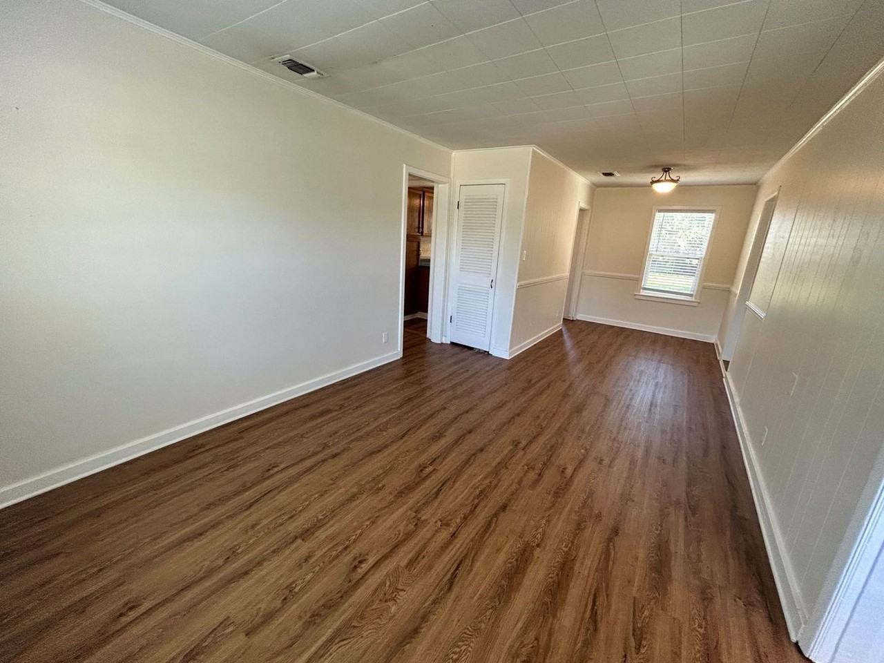 427 S Macarthur Ave - Photo 4 of 15