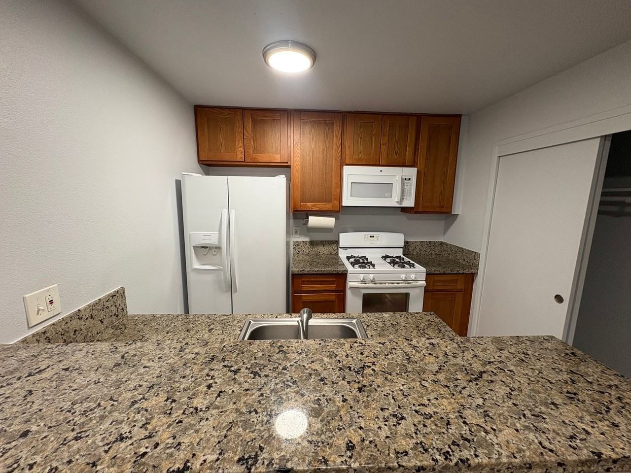 5912 Walerga Rd - Photo 7 of 29
