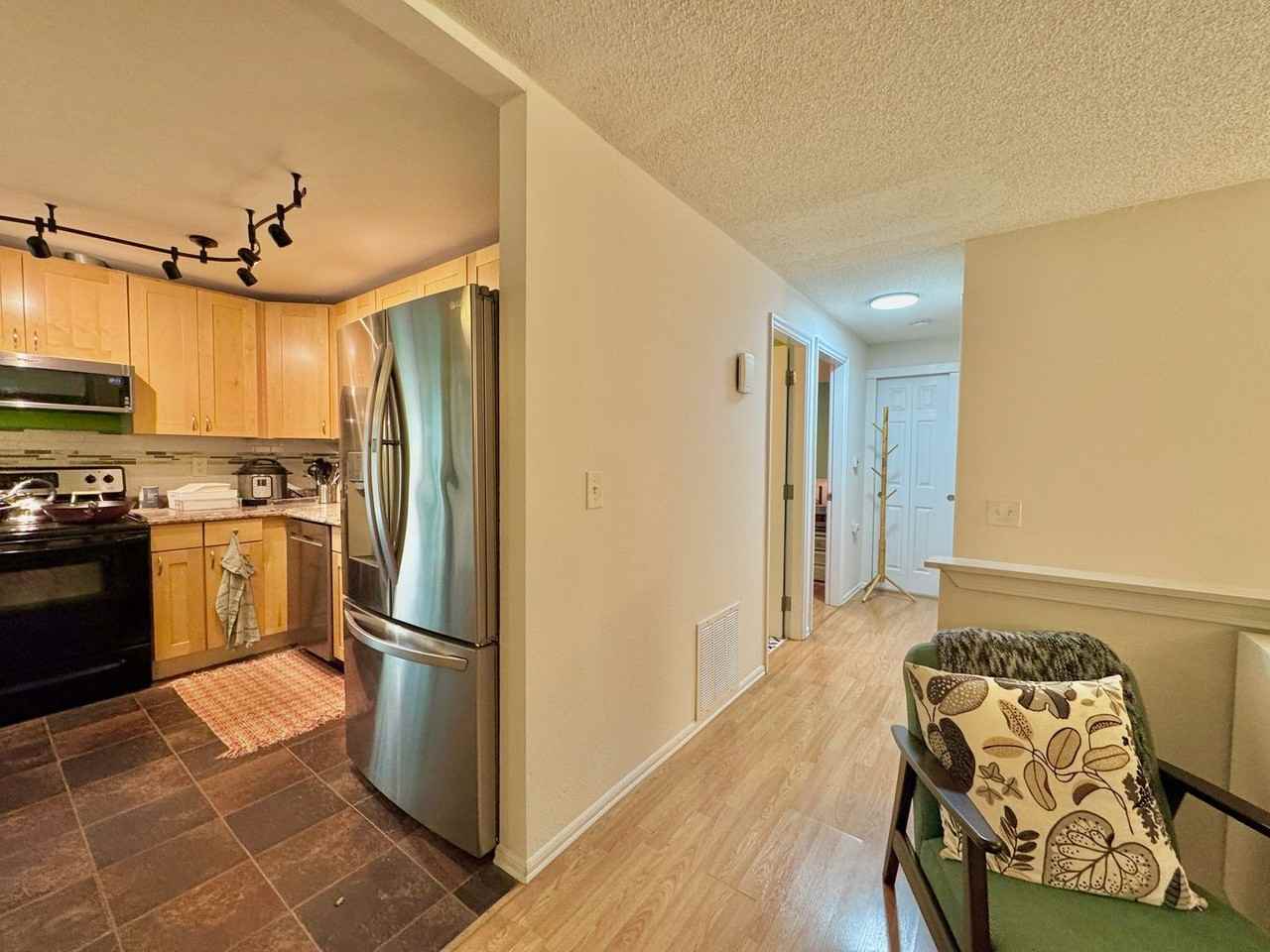 19422 141st Ave Se - Photo 5 of 49