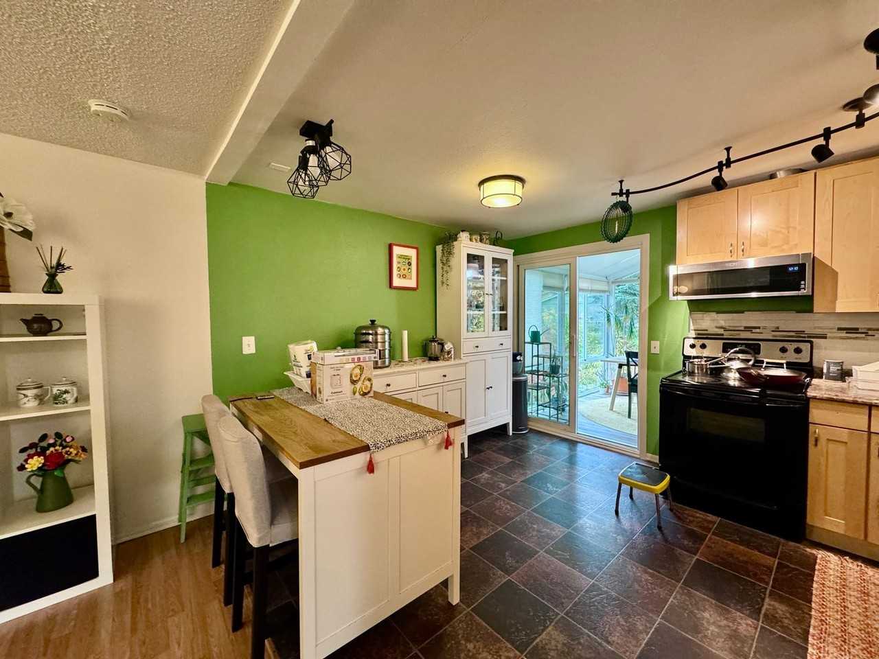 19422 141st Ave Se - Photo 7 of 49