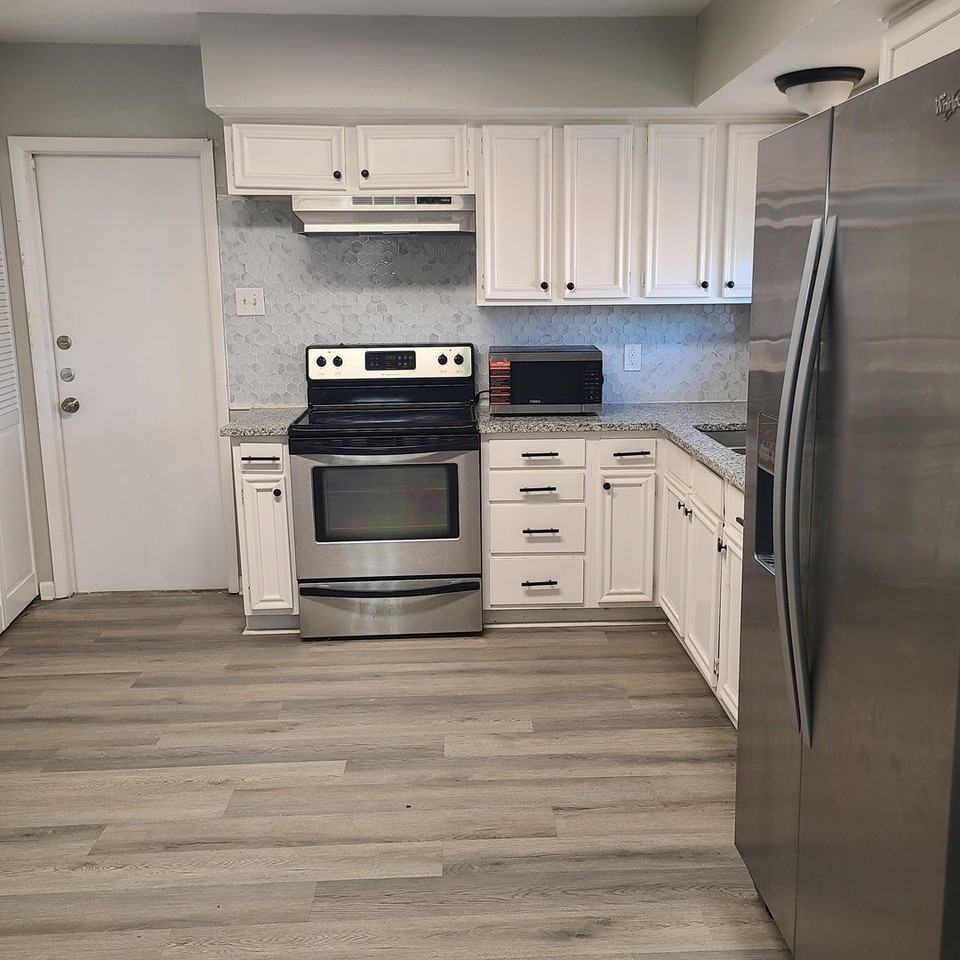 5143 Village Row - Photo 3 of 13
