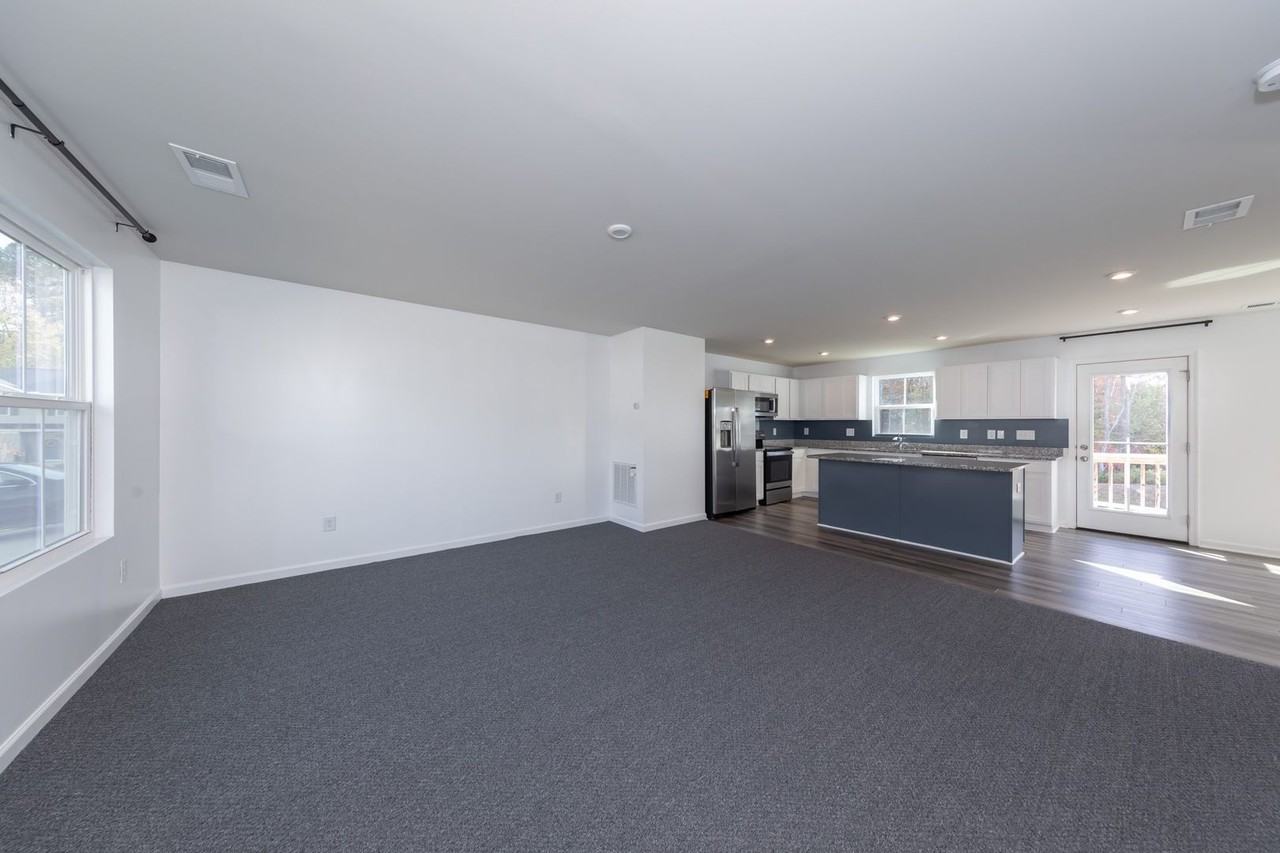 116 Makayla Dr - Photo 2 of 16