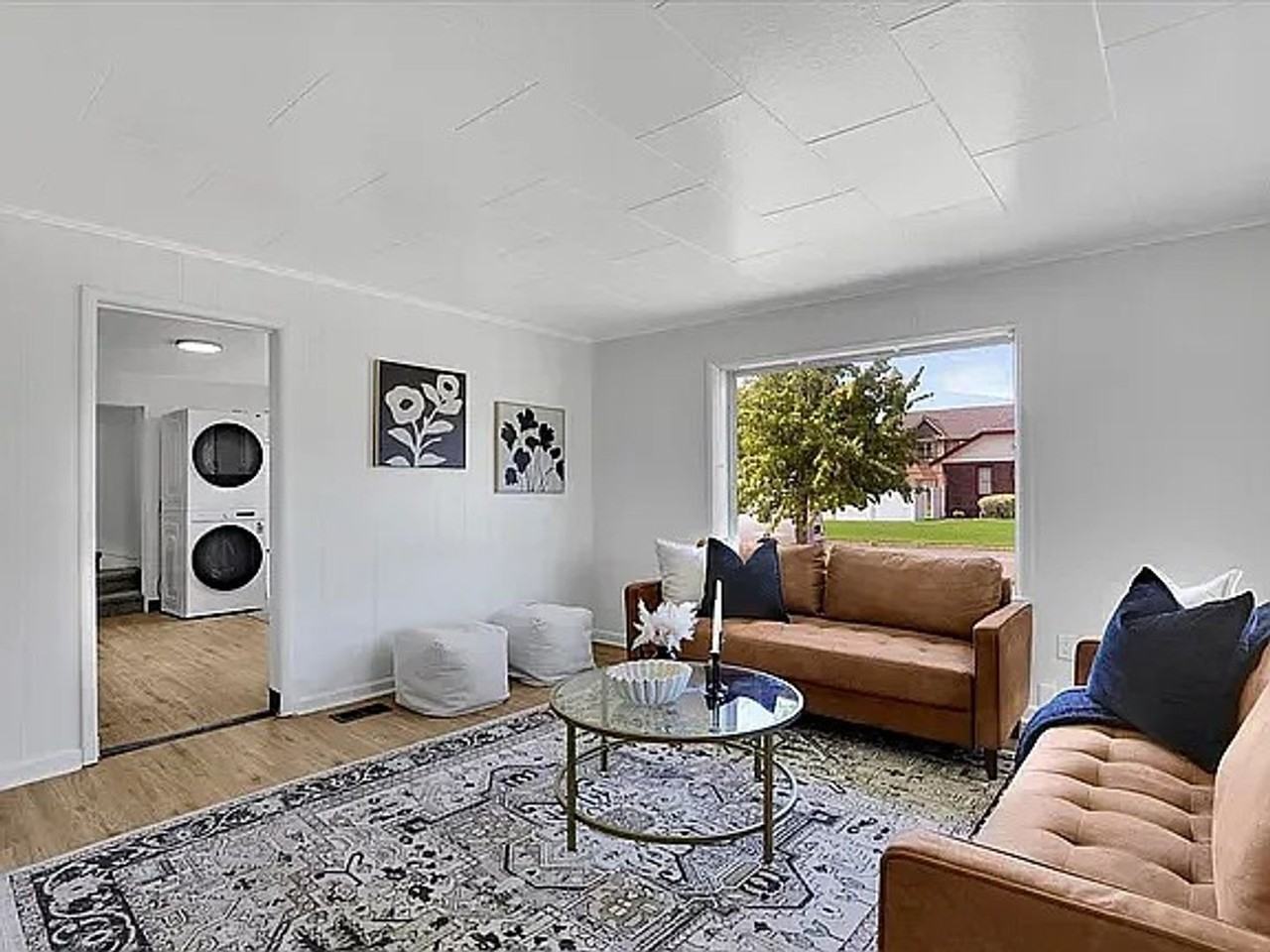 302 E Ermina Ave - Photo 2 of 9