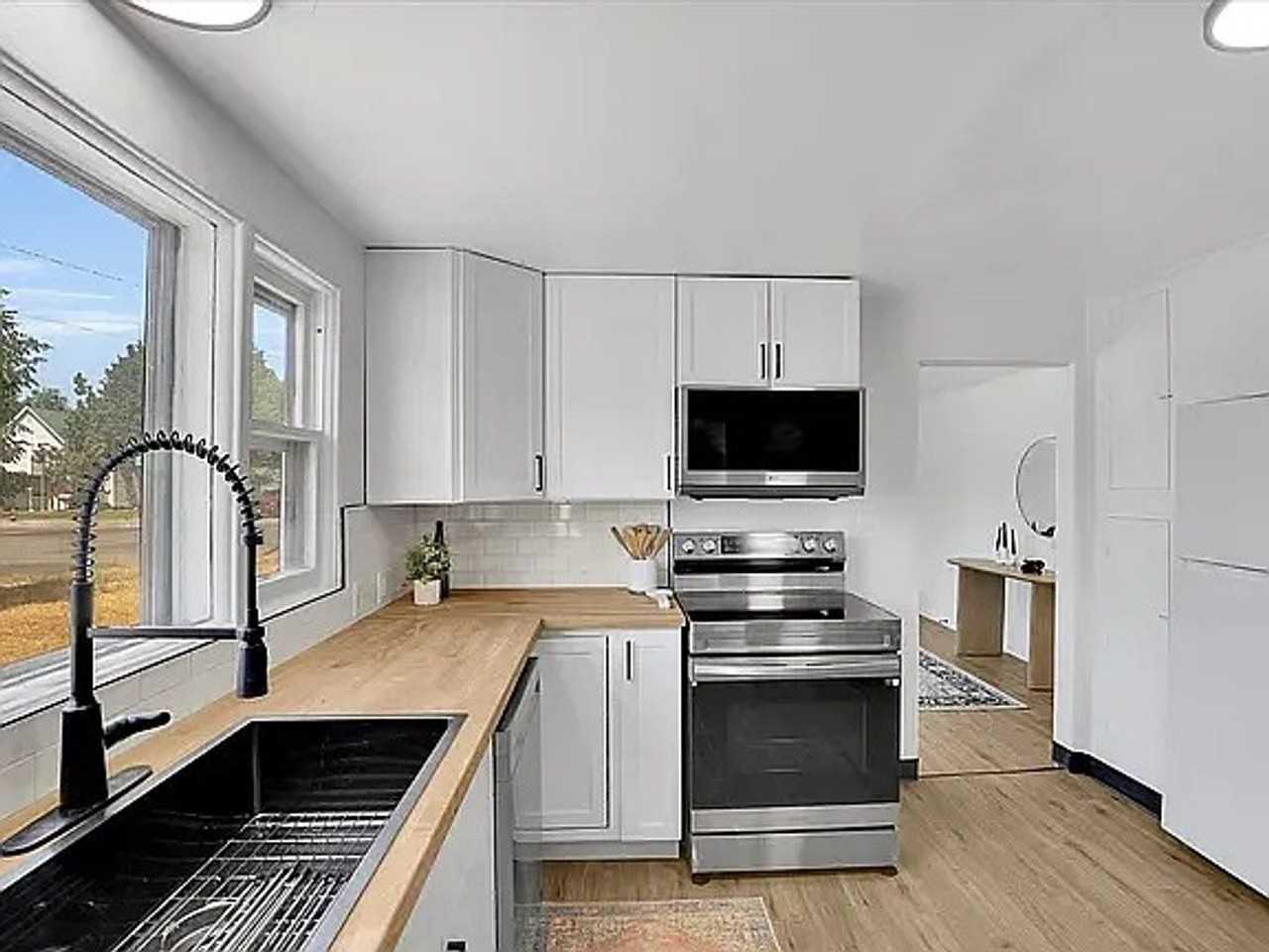 302 E Ermina Ave - Photo 4 of 9