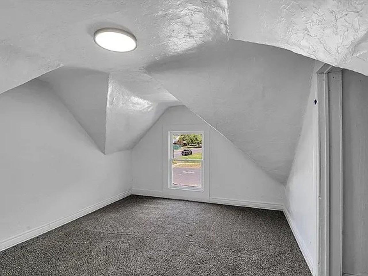 302 E Ermina Ave - Photo 7 of 9