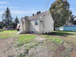 featured image of 608 S University Rd