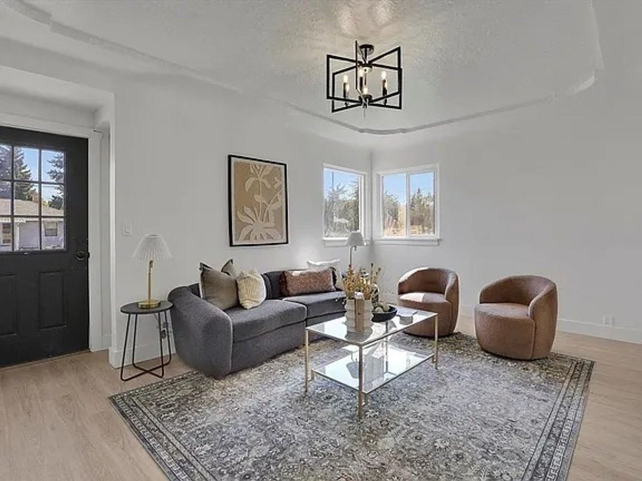 608 S University Rd - Photo 2 of 9