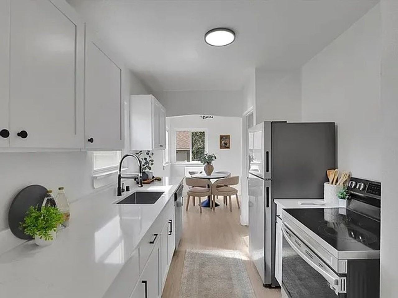 608 S University Rd - Photo 3 of 9