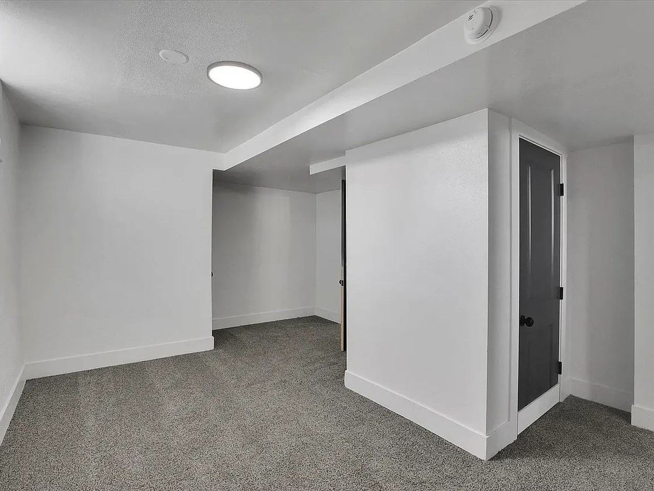 608 S University Rd - Photo 4 of 9