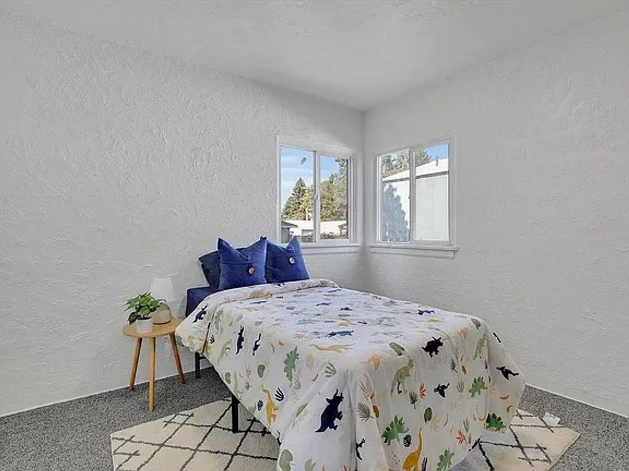 608 S University Rd - Photo 5 of 9