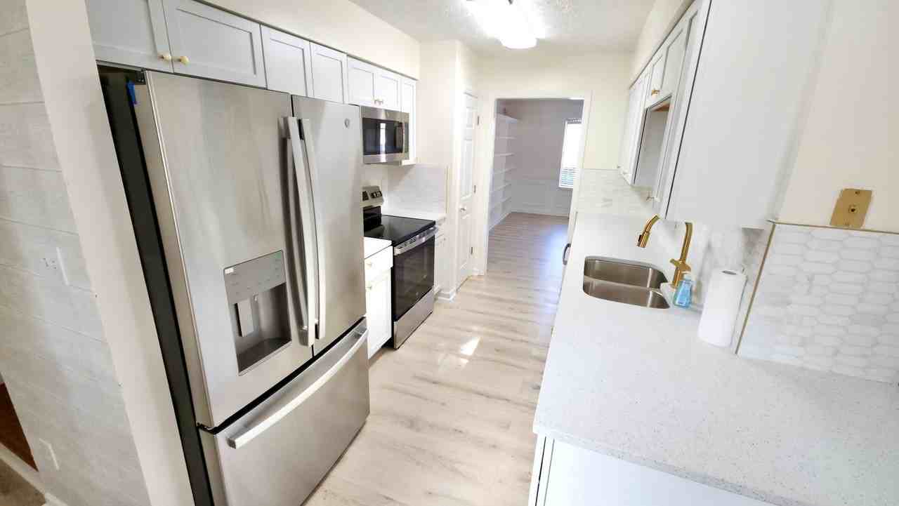 3901 South Lake Boulevard - Photo 6 of 25