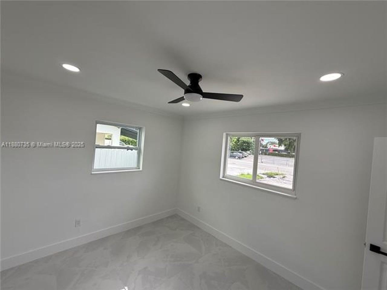 841 W 50th St #2 - Photo 3 of 12