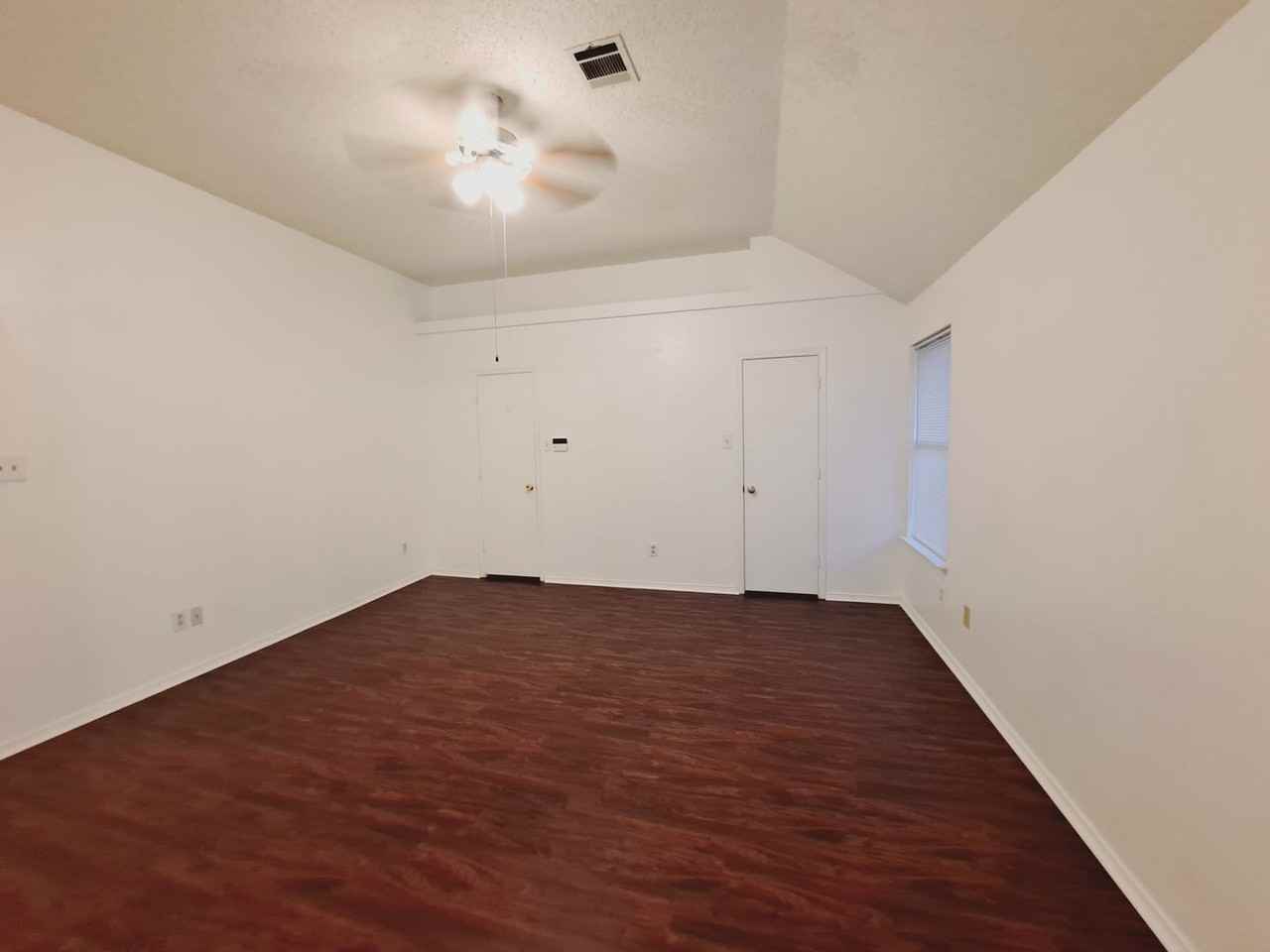 4617 Sandera Ln - Photo 6 of 23