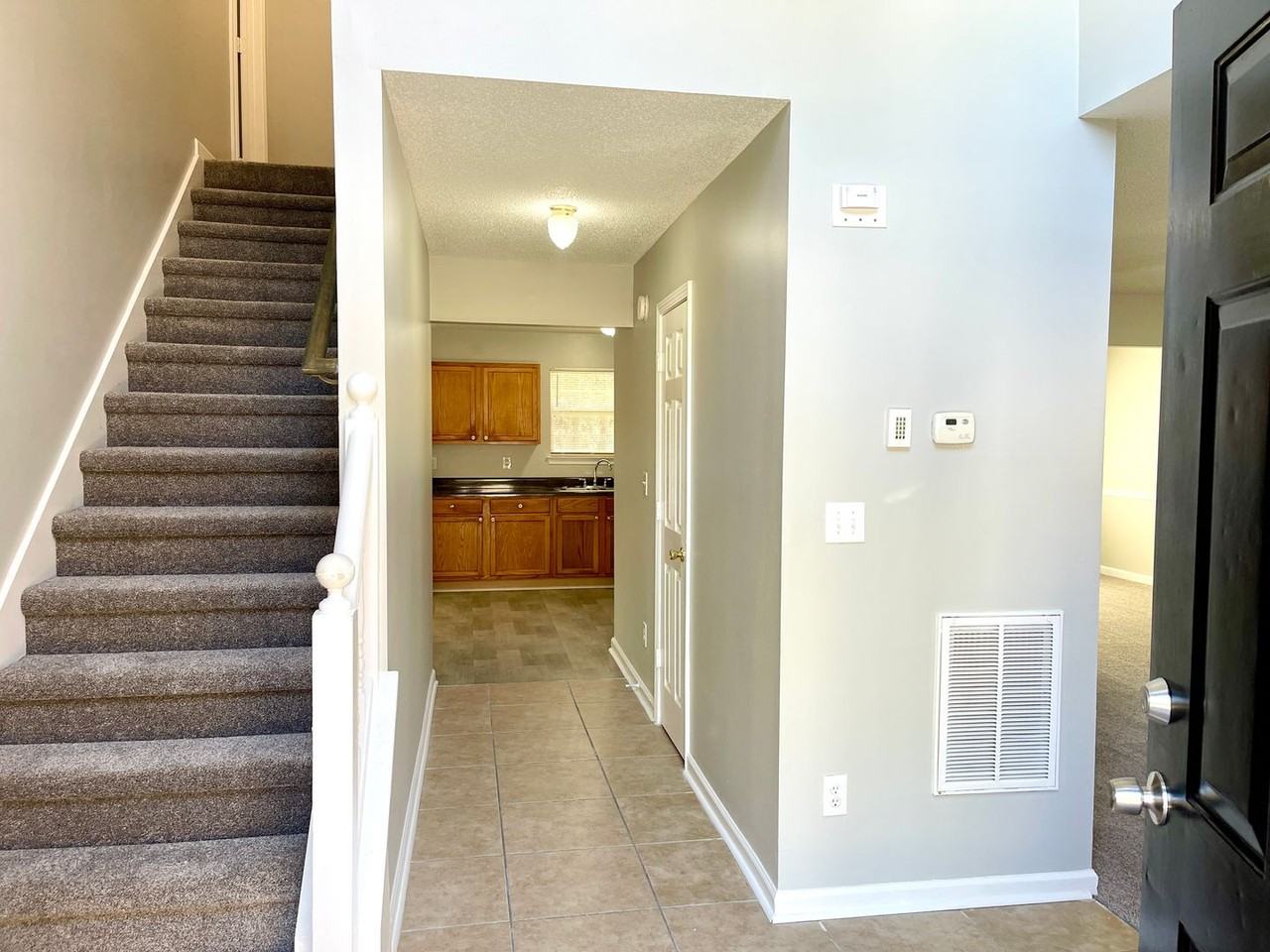 2024 Smithfield Ave - Photo 5 of 34