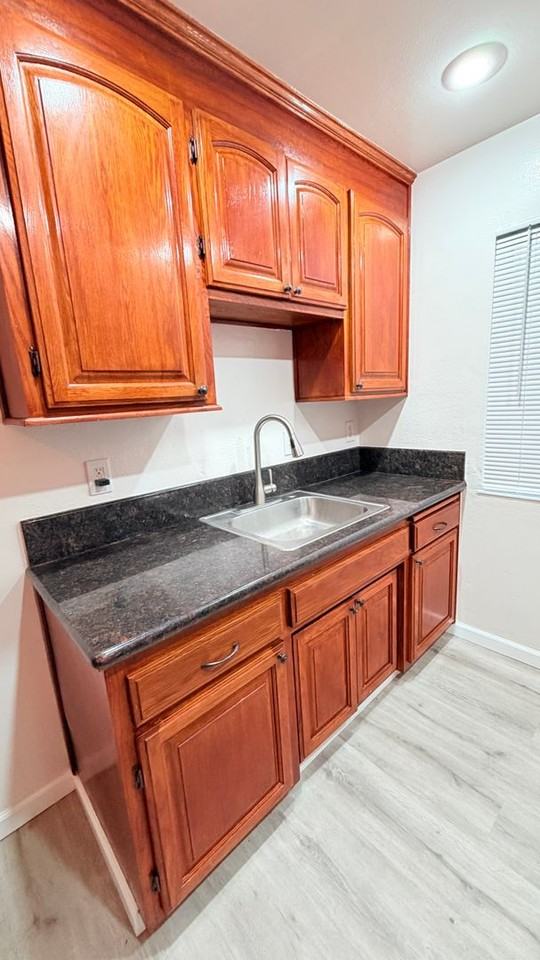 1370 Warburton Ave - Photo 6 of 10