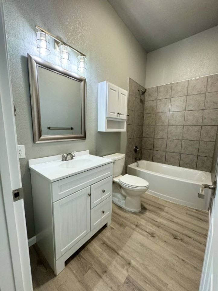 7413 Terry St - Photo 4 of 6