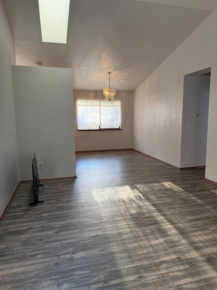 2024 Se 8th Dr - Photo 2 of 13