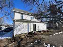 featured image of 908 S 8th St