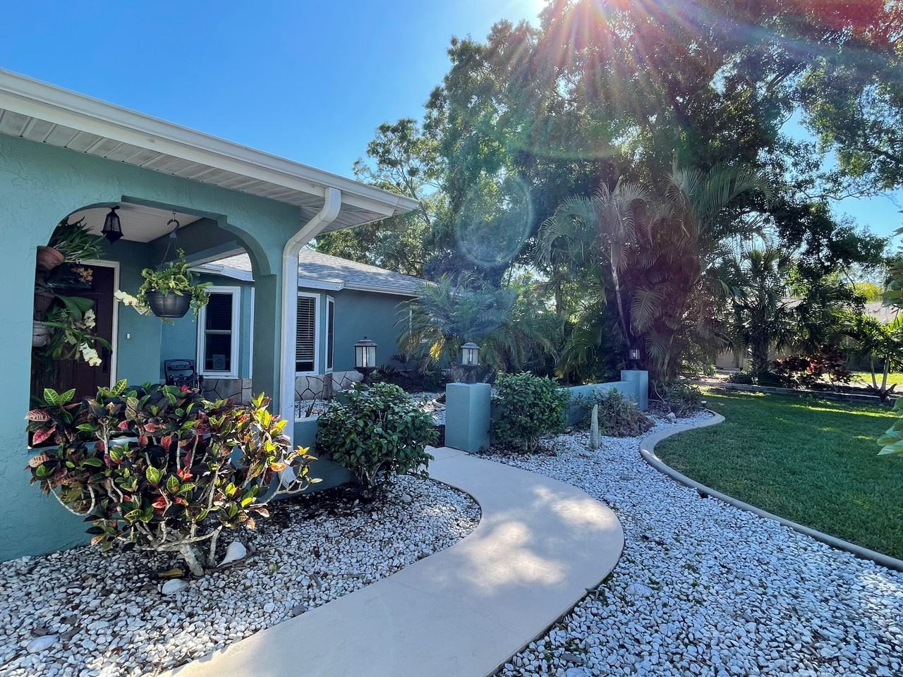 2227 Pineland Dr #NA - Photo 2 of 25