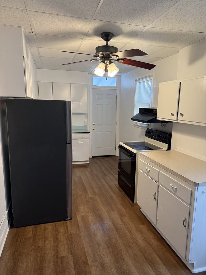 526 S 14 1/2 St #NA - Photo 5 of 33