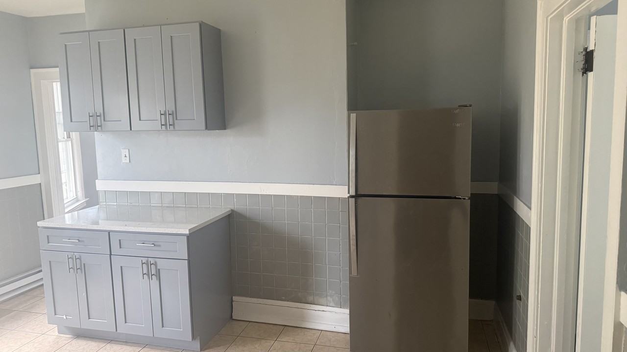 150 Adams St #2 - Photo 4 of 9