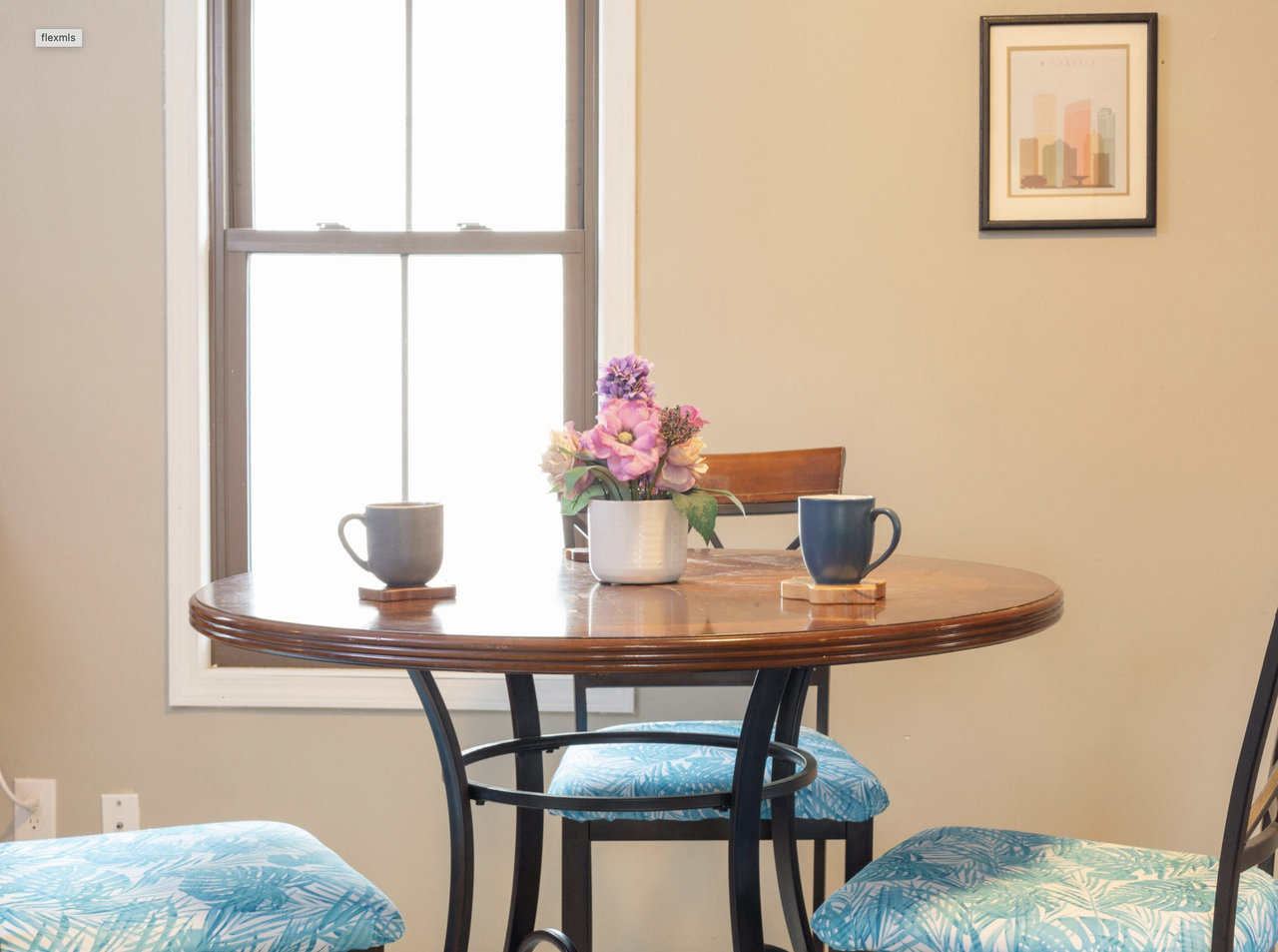 114 E Lloyd St - Photo 6 of 9