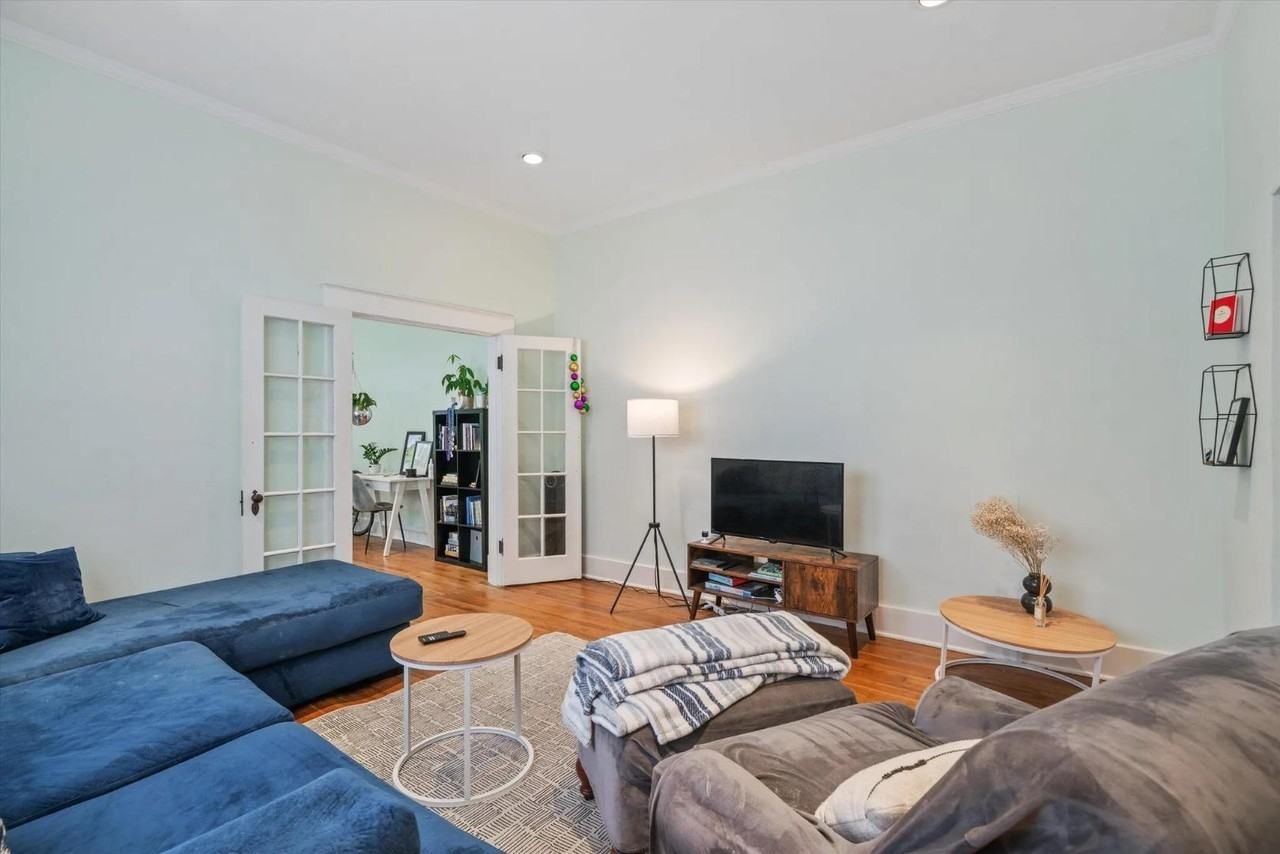 2030 Young Ave - Photo 4 of 11