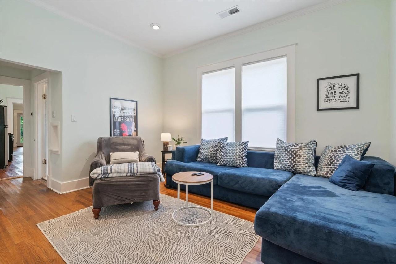 2030 Young Ave - Photo 5 of 11