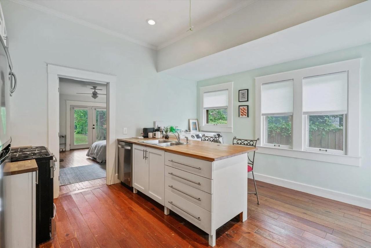 2030 Young Ave - Photo 6 of 11