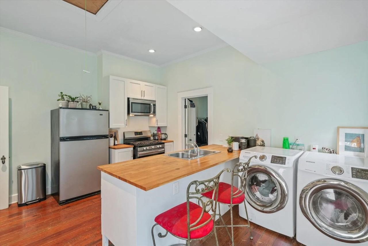 2030 Young Ave - Photo 7 of 11