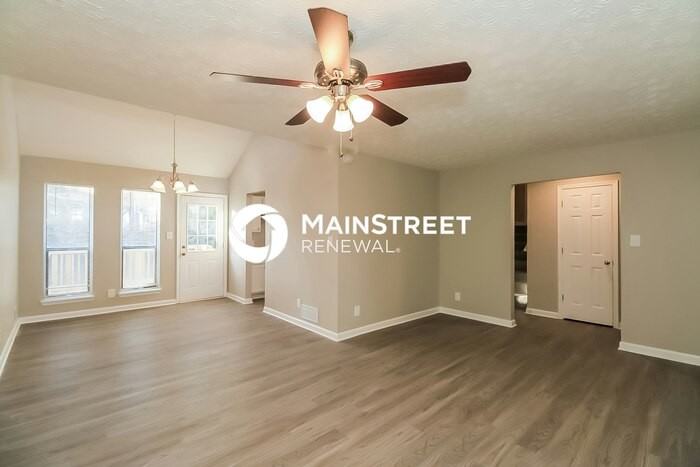 2875 Kathryn Cir Sw - Photo 3 of 18