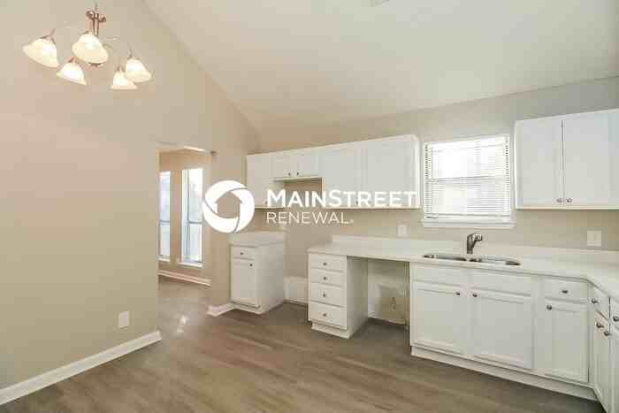 2875 Kathryn Cir Sw - Photo 6 of 18