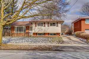 featured image of 315 Rosemount Dr #1