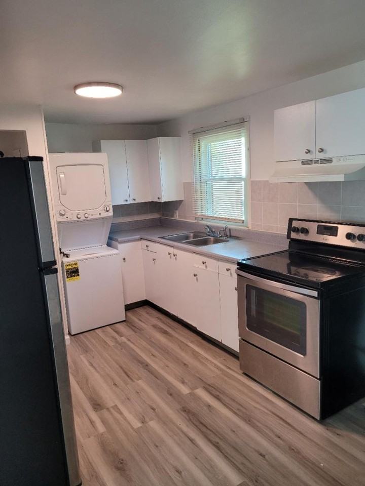 FLORENCE COVE TOWN HOUSES - Photo 3 of 10