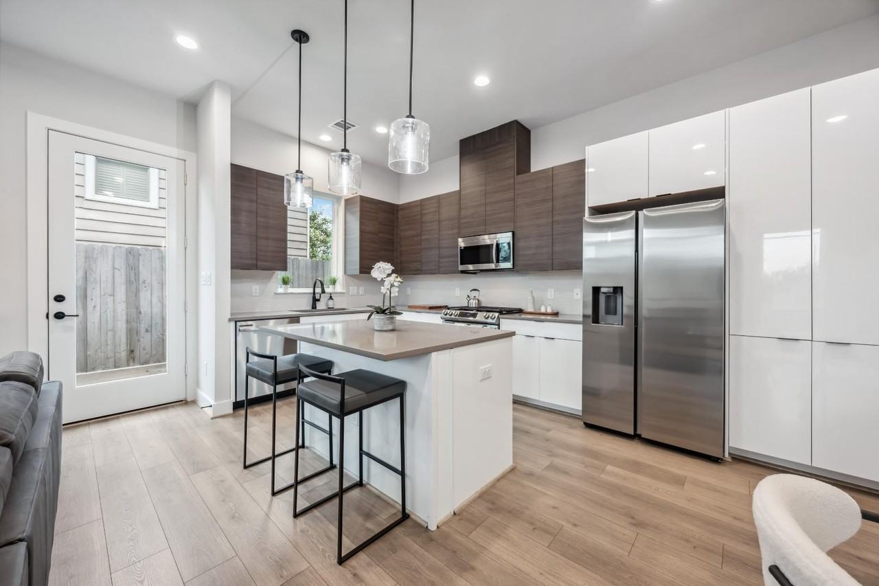 303 Charlock St - Photo 4 of 20