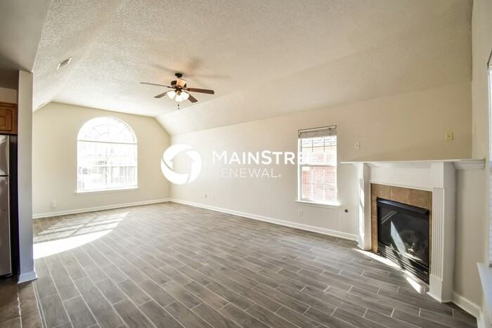 1116 Warwick Pl - Photo 5 of 19