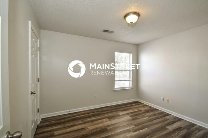 1116 Warwick Pl - Photo 6 of 19