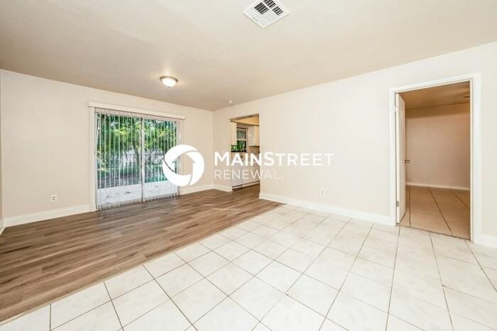 586 Udell Ln - Photo 4 of 18